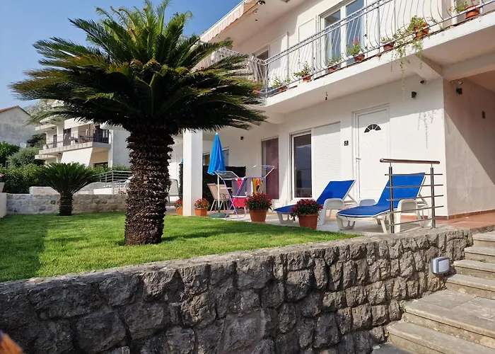 Waterfront Apartment Petrovina