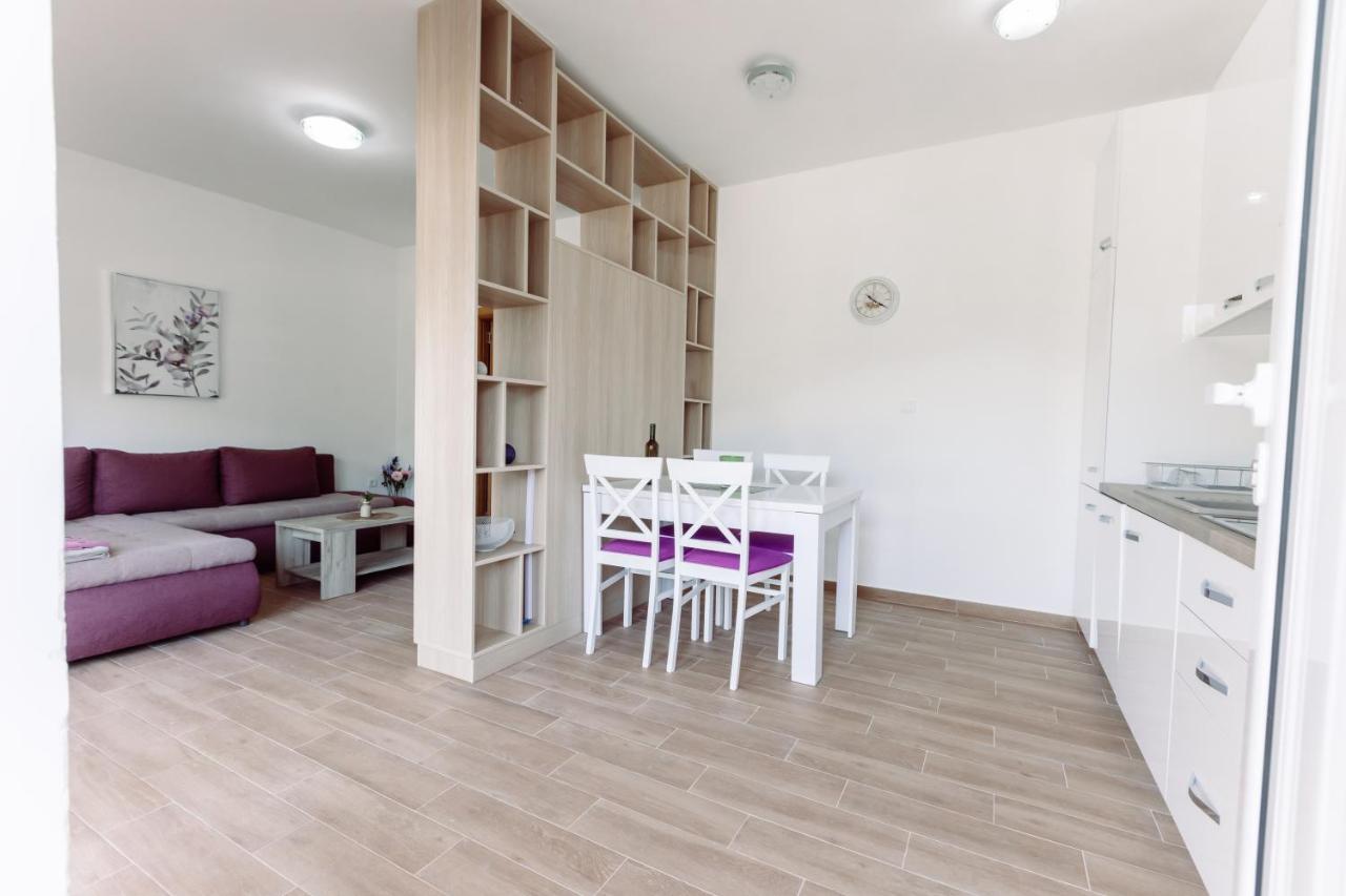Waterfront Petrovina Apartment
