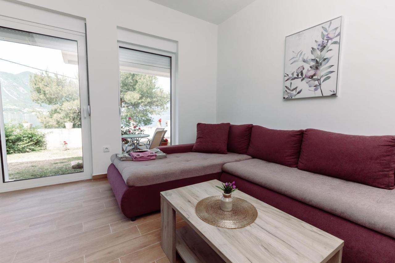 Apartment Waterfront Petrovina