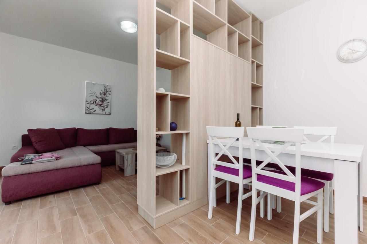 Apartment Waterfront Petrovina *