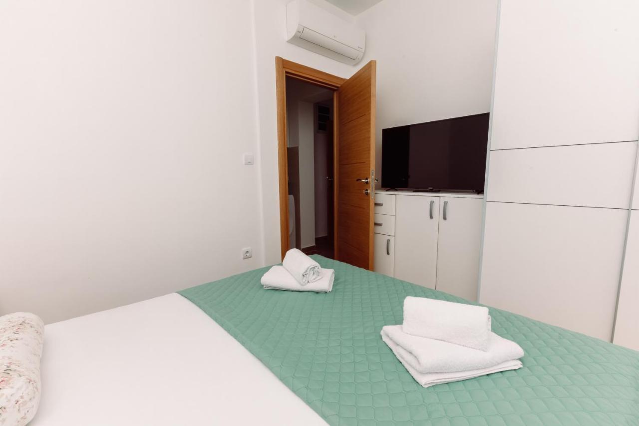 Apartment Waterfront Petrovina Kotor