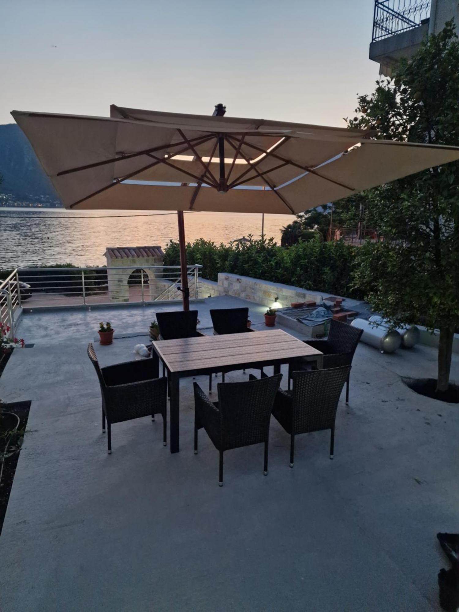 Waterfront Petrovina Apartment