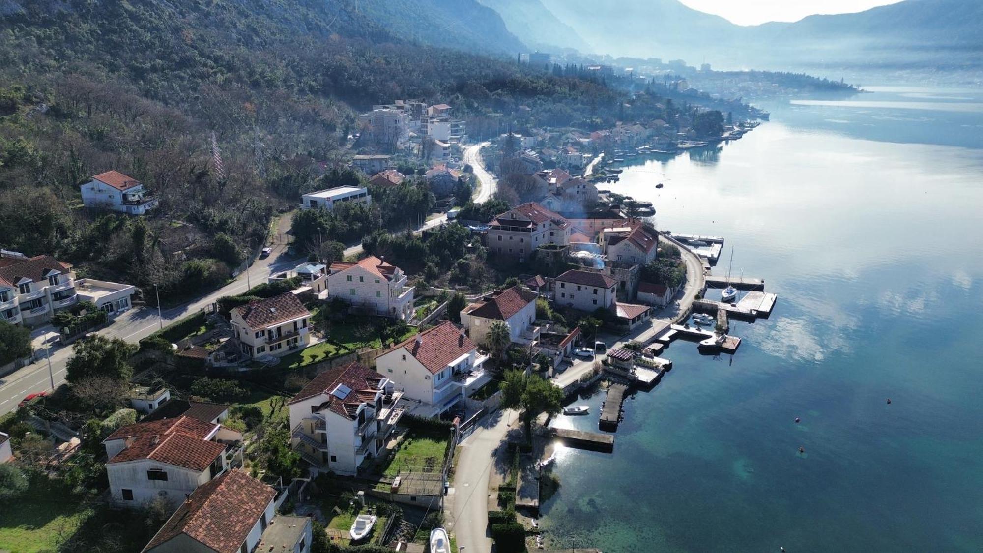 Waterfront Petrovina Апартаменты Котор